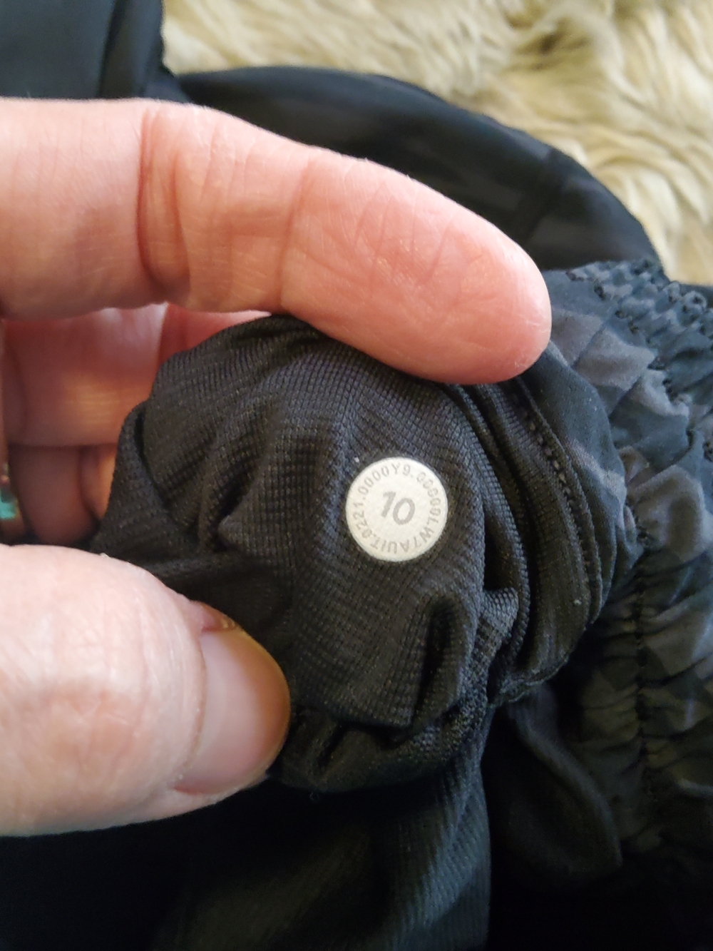 Lululemon Hotty Hot Low Rise Lined Short Size 10 EUC - Picture 3 of 8